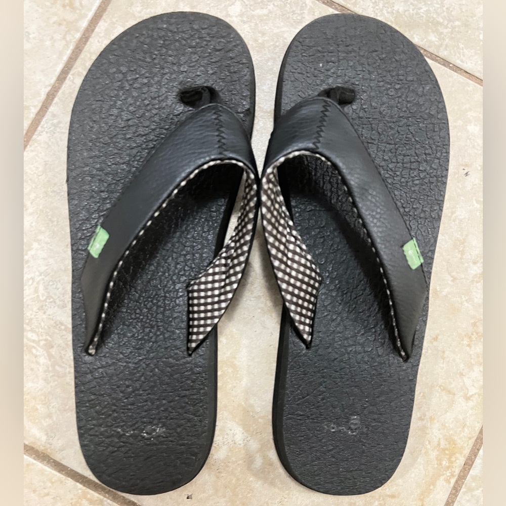 Women’s Size 7 Like New Reef Flip-Flops